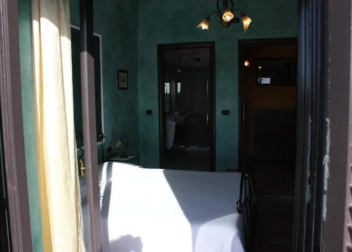 Relais Maria Luisa Locazione Turistica Di Simona Capaccio 3* פיומיצ'ינו